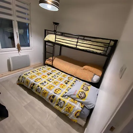 Hébergement de vacances Calme à 900m De La Et 700m Centre *