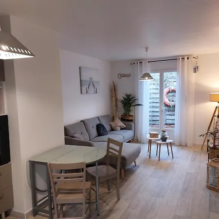 Hébergement de vacances Calme à 900m De La Et 700m Centre *